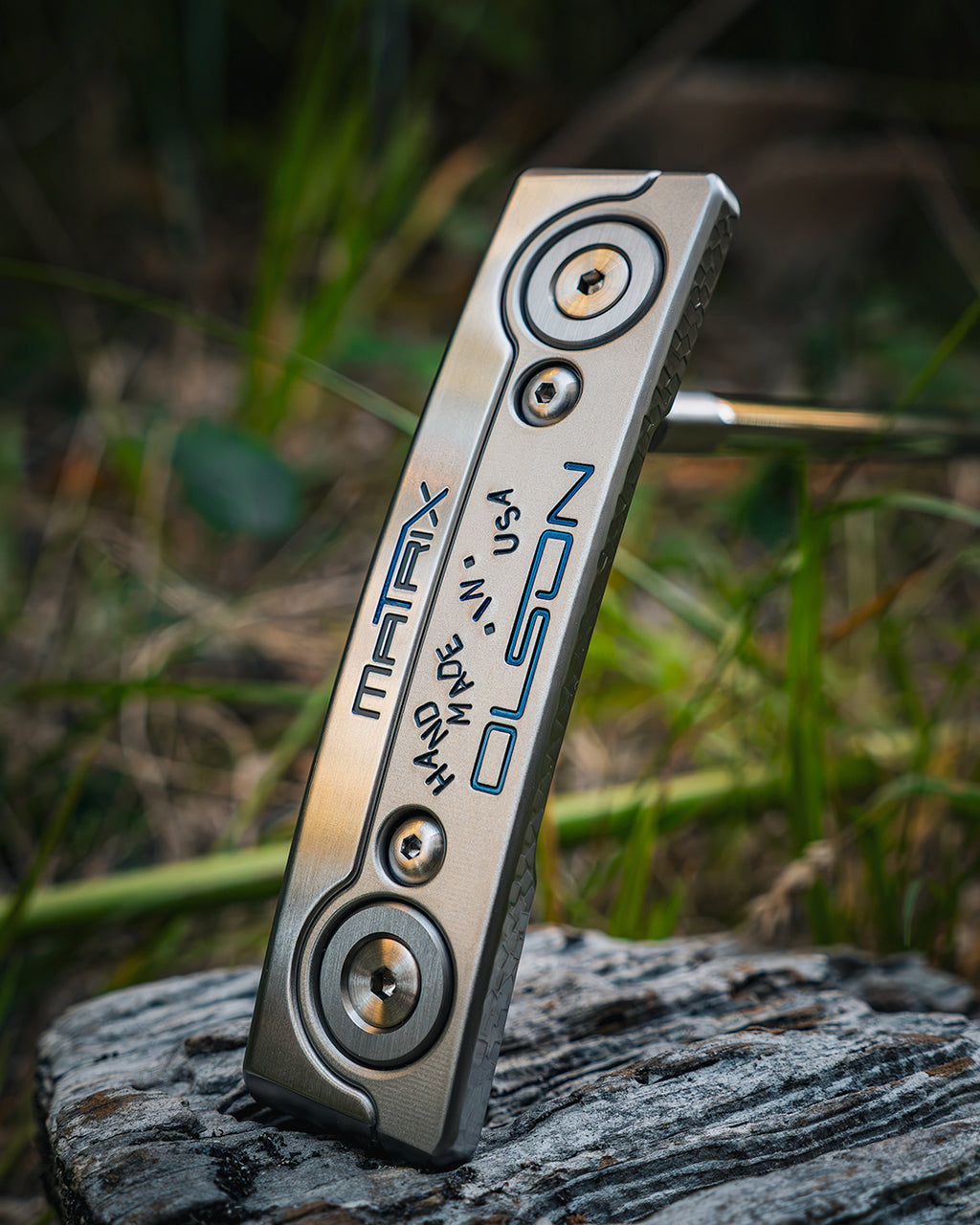 1 of 1 Bespoke 1.0-S Screw Neck